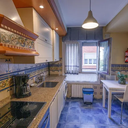 Pueblo Muy Cerca De La Playa Ideal Surfistas Y Familias. סופלנה