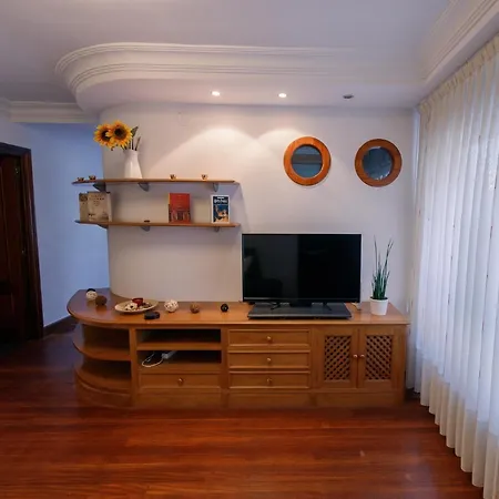 Pueblo Muy Cerca De La Playa Ideal Surfistas Y Familias. *